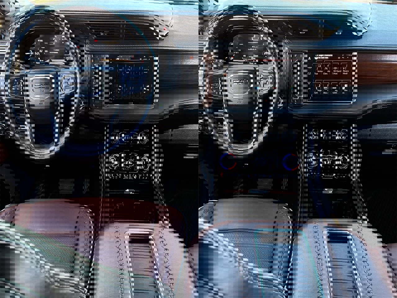 Used 2023 GMC Yukon Denali Ultimate image 11