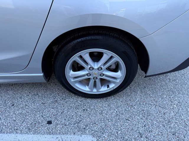 Used 2018 Chevrolet Cruze LT w/ Convenience Package FWD image 57