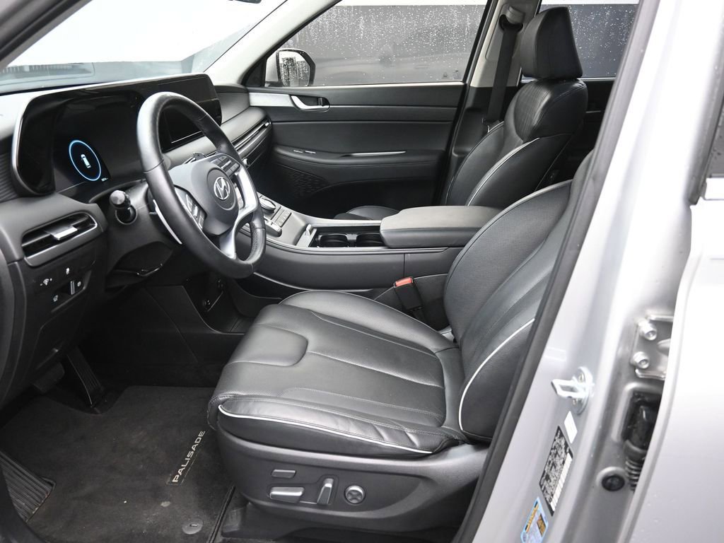 Used 2023 Hyundai Palisade Limited FWD image 21