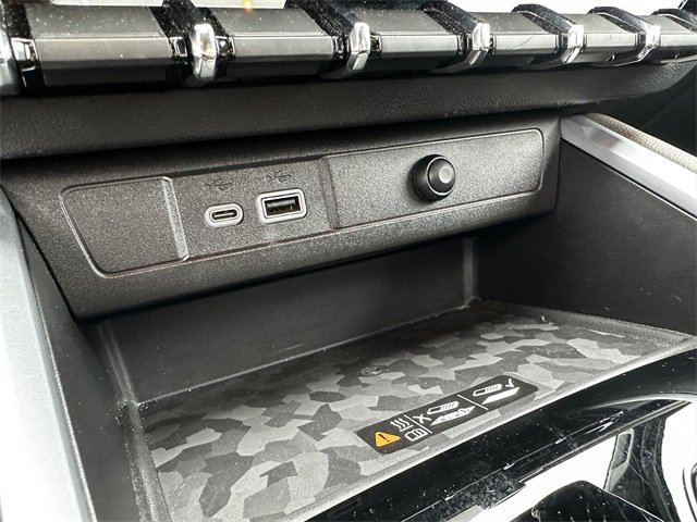 Used 2023 Chevrolet Colorado ZR2 w/ ZR2 Convenience Package III image 25