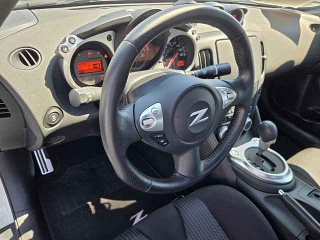 Used 2020 Nissan 370Z Coupe RWD image 19