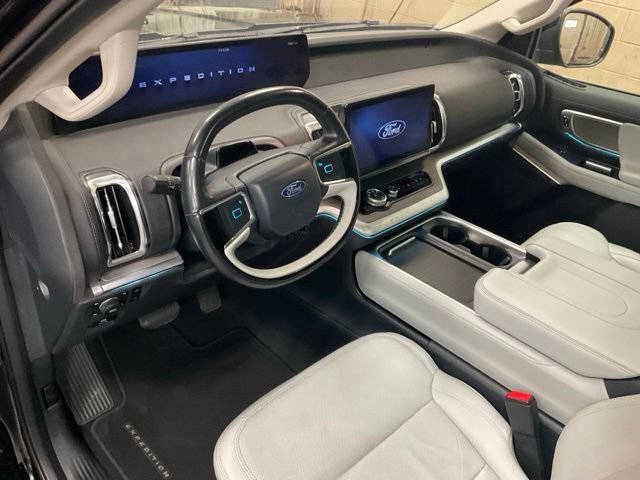 Certified 2025 Ford Expedition Platinum AWD/4WD image 6