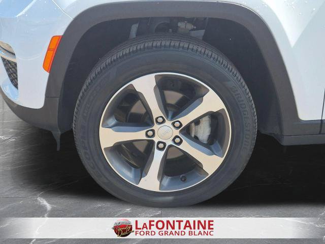 Used 2023 Jeep Grand Cherokee Limited w/ Trailer Tow Prep Group (B) AWD/4WD image 33