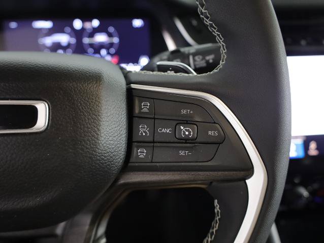 Used 2023 Jeep Grand Cherokee L Limited w/ Black Appearance Package AWD/4WD image 20