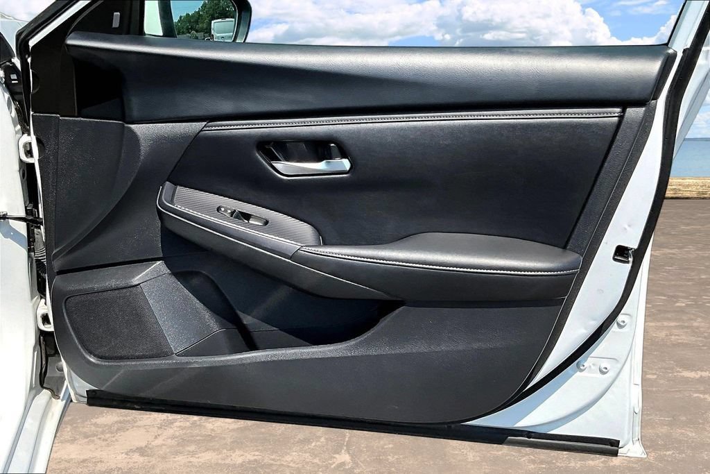 Used 2024 Nissan Sentra SV FWD image 30