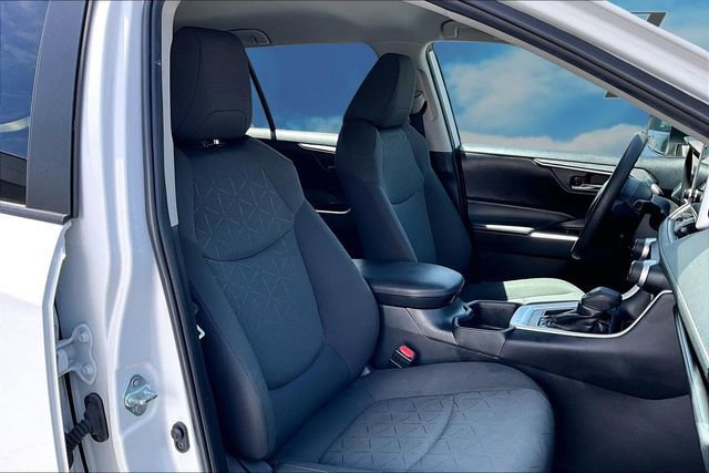 Used 2024 Toyota RAV4 XLE FWD image 9