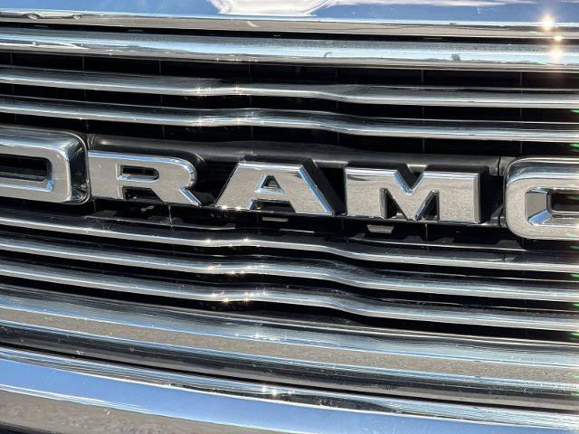 Used 2024 RAM 1500 Laramie AWD/4WD image 12