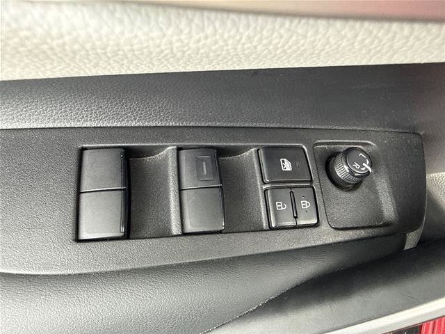Used 2023 Toyota Corolla SE w/ Carpet Mat Package (TMS) FWD image 24