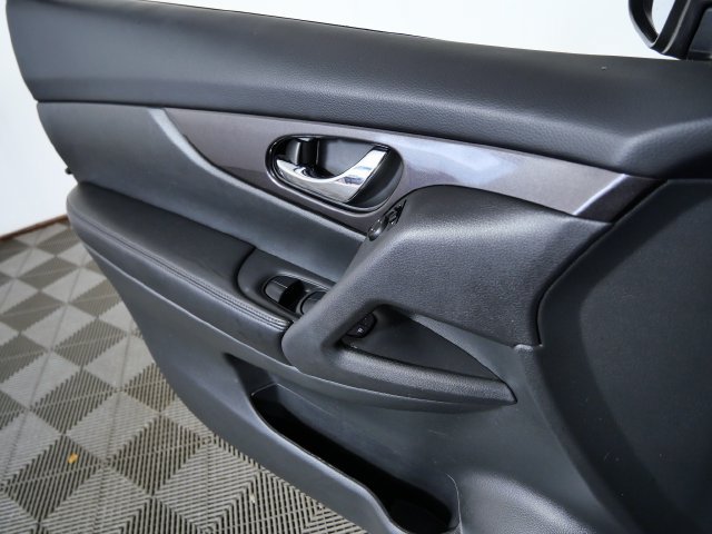 Used 2019 Nissan Rogue S w/ Special Edition Package AWD/4WD image 27