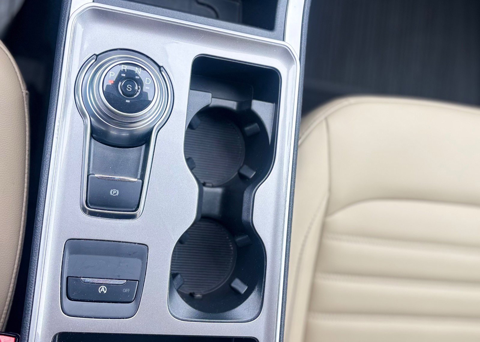 Certified 2024 Ford Edge SEL w/ Convenience Package image 43