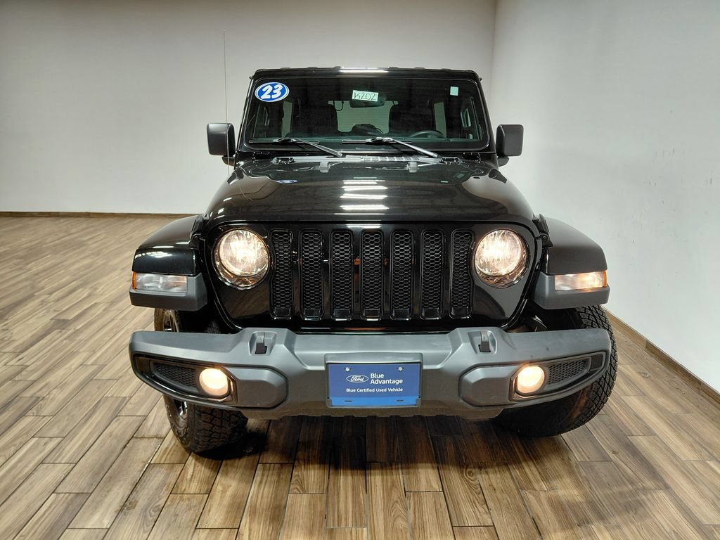 Used 2023 Jeep Wrangler Unlimited Sahara AWD/4WD image 18
