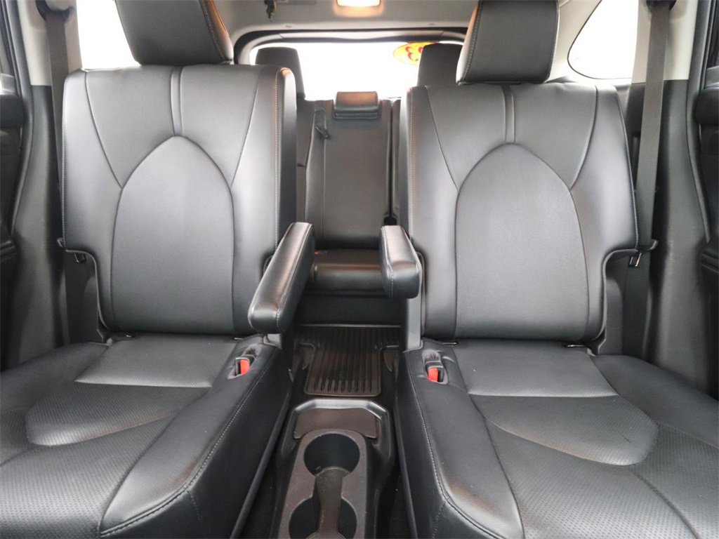 Used 2023 Toyota Highlander Limited image 13