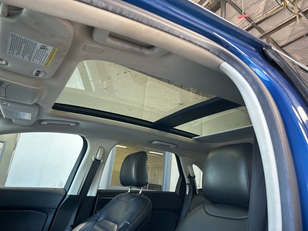 Certified 2022 Ford Edge SEL w/ Convenience Package AWD/4WD image 8