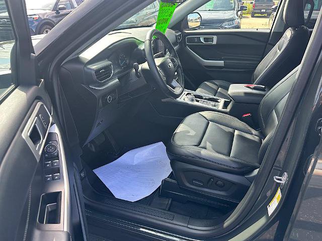Certified 2023 Ford Explorer XLT w/ Equipment Group 202A AWD/4WD image 13