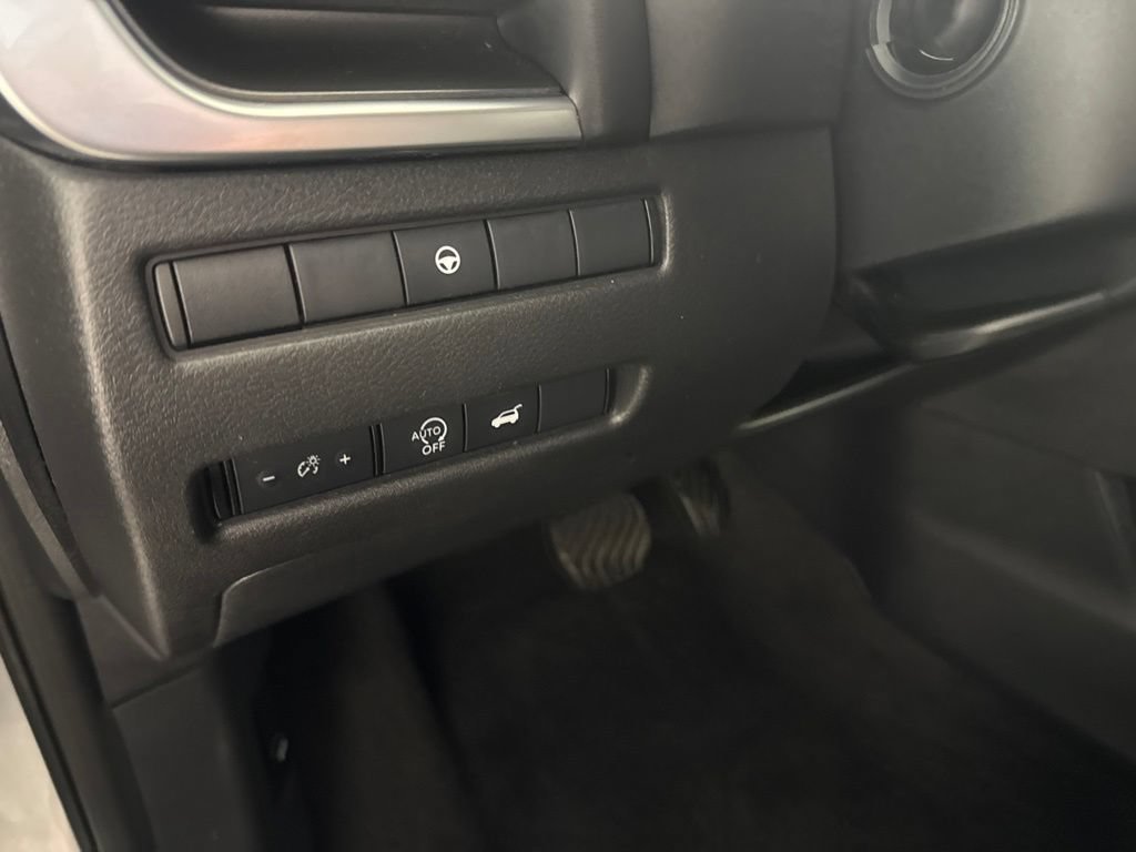 Used 2024 Nissan Rogue SV AWD/4WD image 20