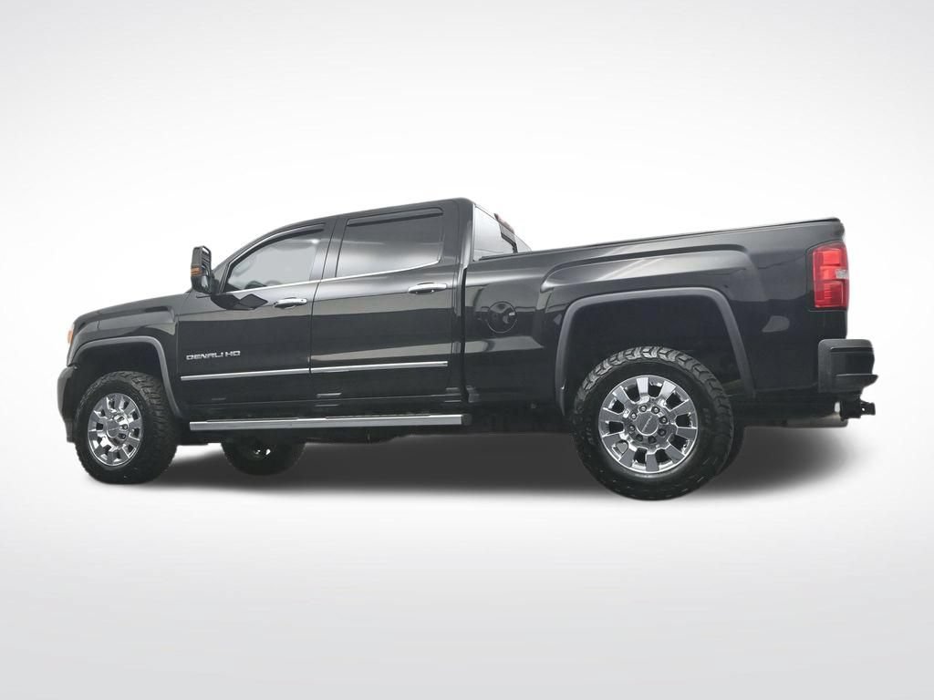 Used 2019 GMC Sierra 2500 Denali w/ Duramax Plus Package AWD/4WD image 38