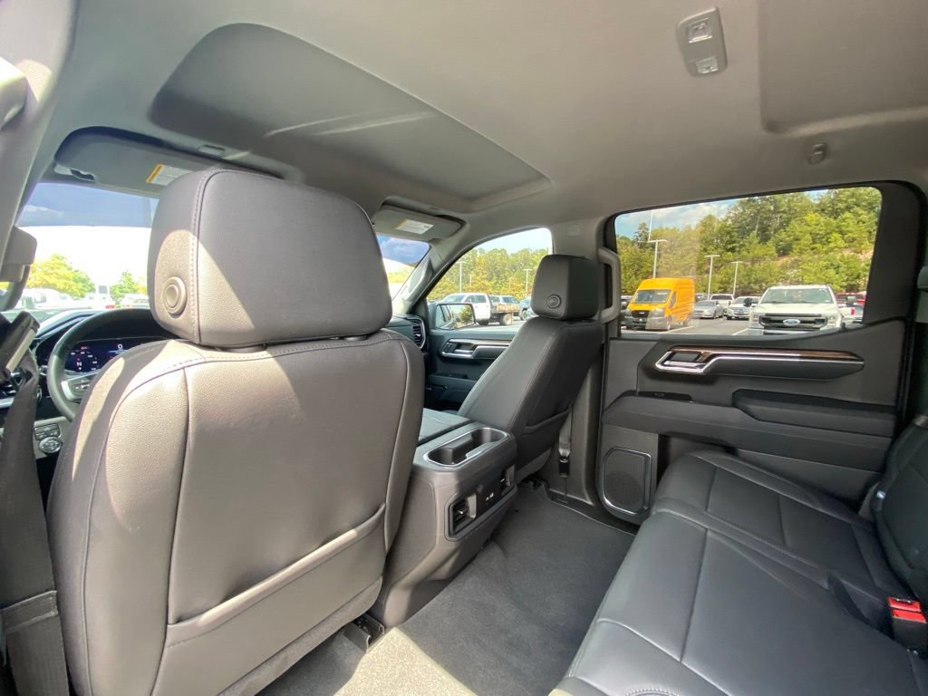 Used 2025 Chevrolet Silverado 1500 LT Trail Boss w/ Convenience Package II AWD/4WD image 22