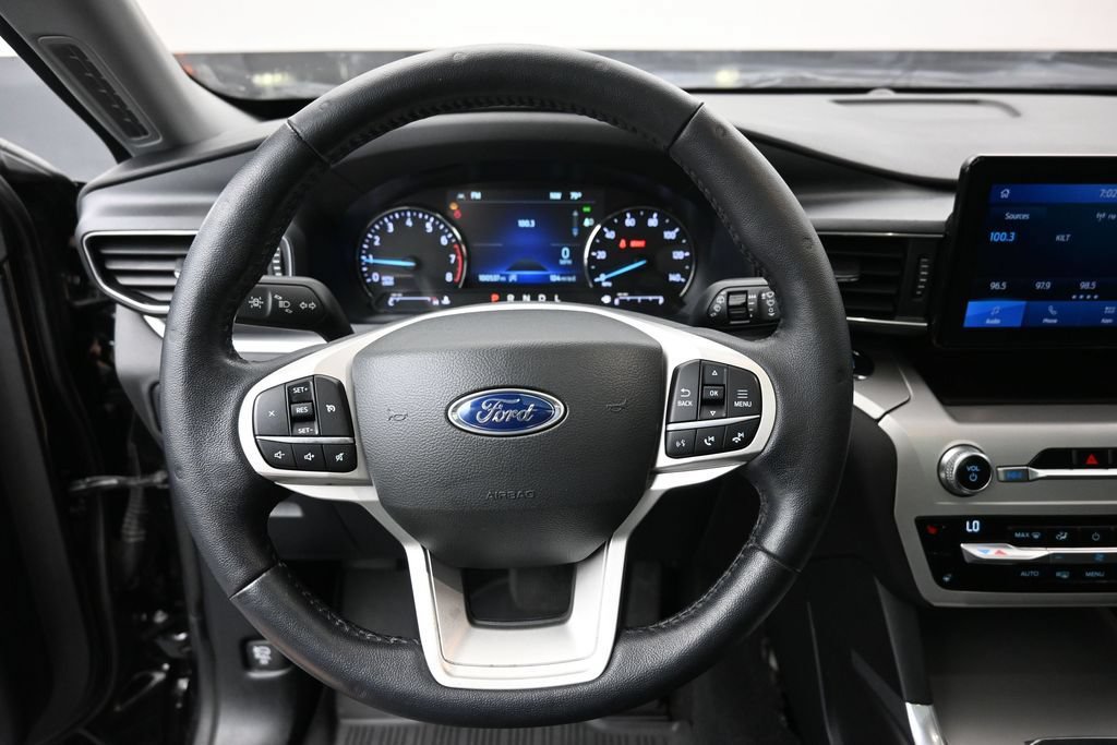 Certified 2021 Ford Explorer XLT w/ Equipment Group 202A RWD image 7