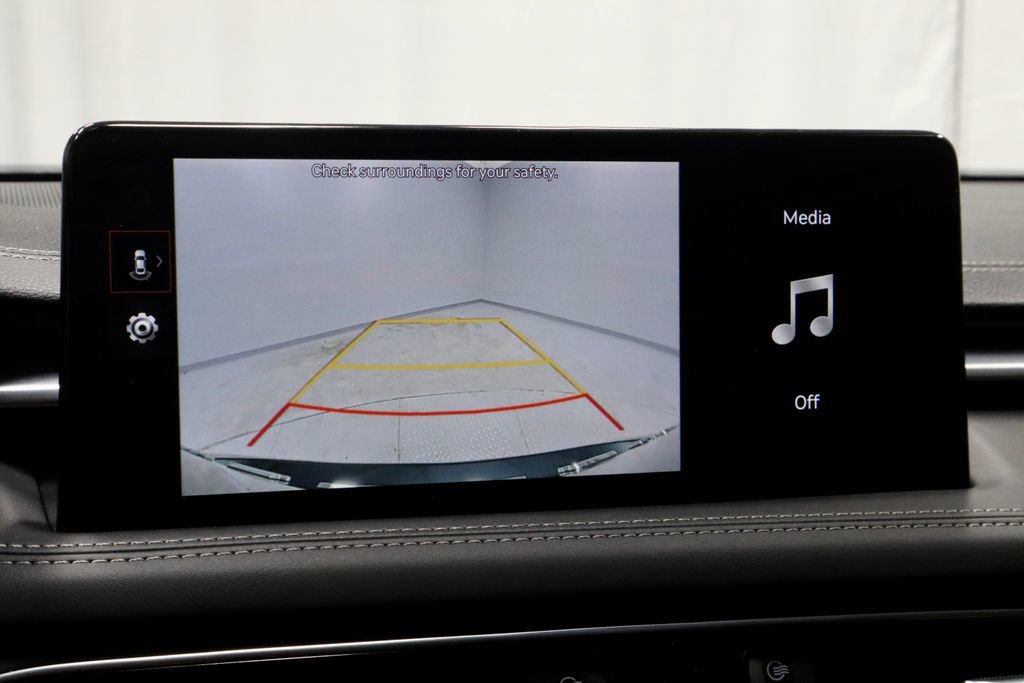 Used 2023 Genesis G70 2.0T image 9