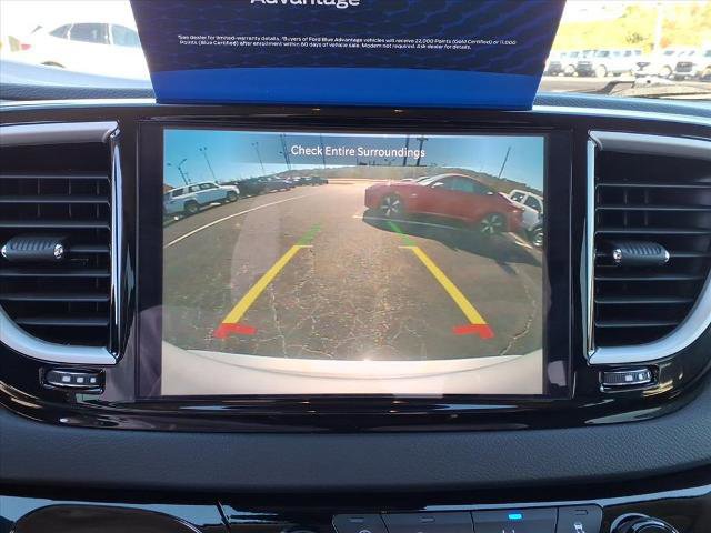 Used 2024 Chrysler Pacifica Touring-L image 14