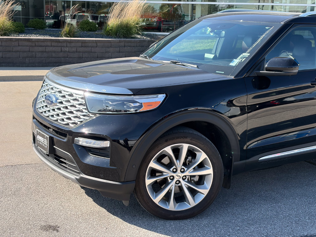 Certified 2021 Ford Explorer Platinum w/ Equipment Group 601A AWD/4WD image 2