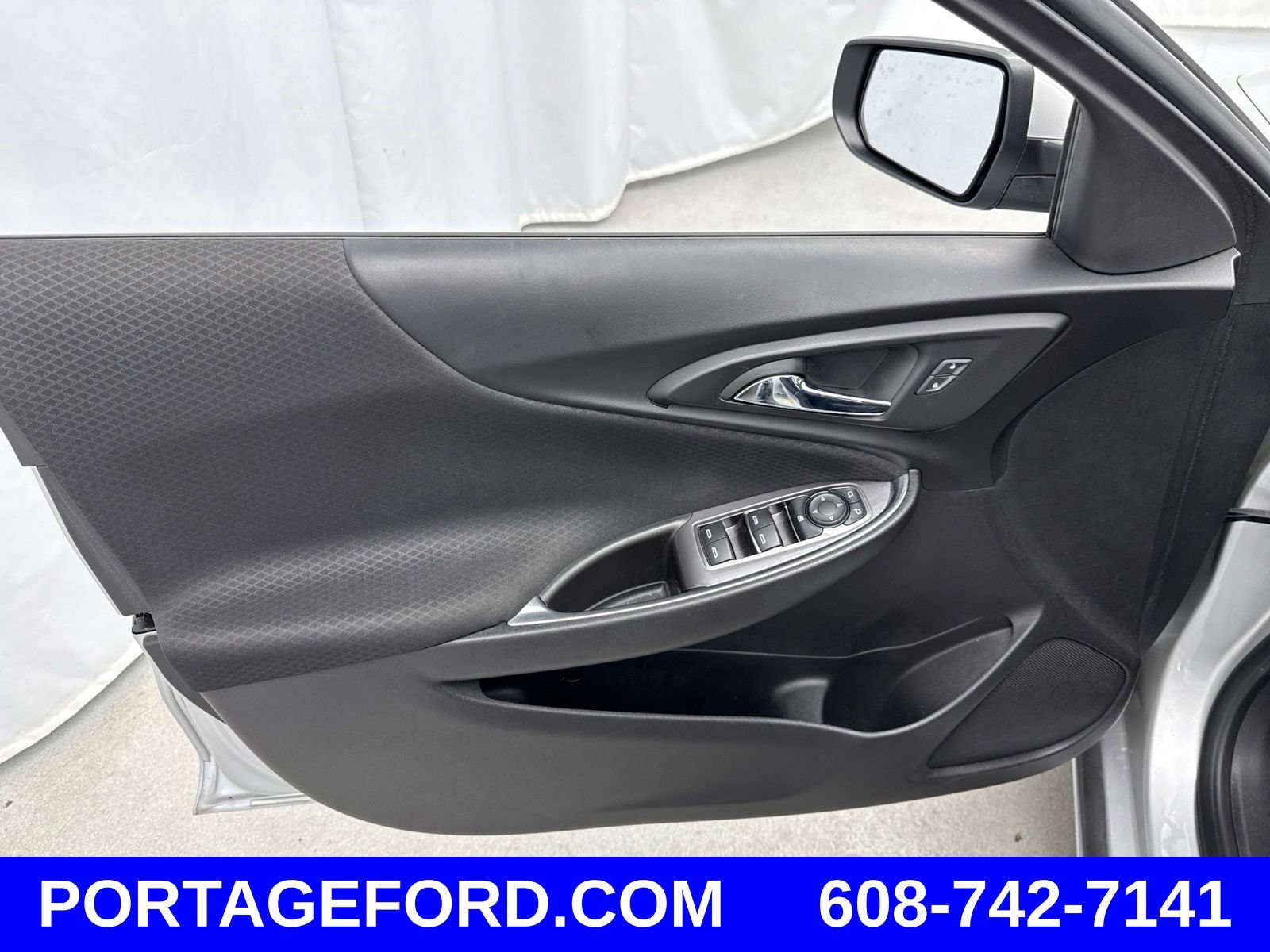 Used 2018 Chevrolet Malibu LT FWD image 12