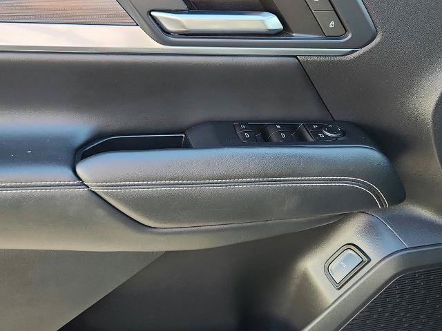 Used 2026 GMC Terrain Elevation w/ Elevation Premium Package FWD image 19