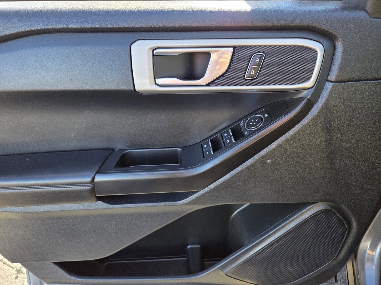 Certified 2021 Ford Explorer 2WD image 18