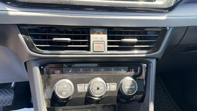 Used 2022 Volkswagen Taos SEL AWD/4WD image 23