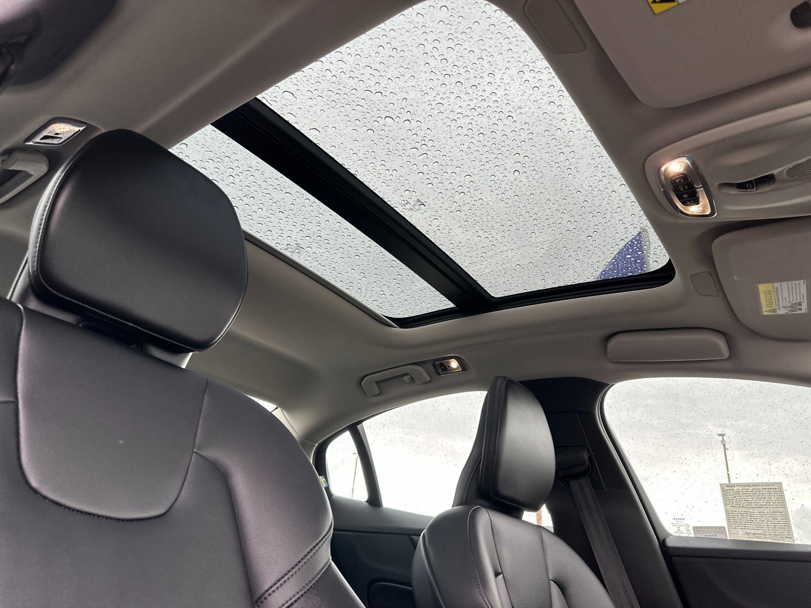 Used 2021 Volvo S60 T5 Momentum w/ Advanced Package image 16