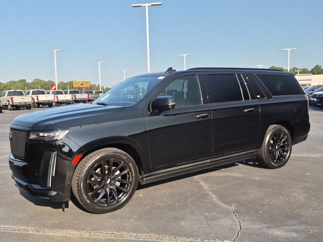 Used 2024 Cadillac Escalade ESV Sport Platinum w/ LPO, ONYX Package AWD/4WD image 8
