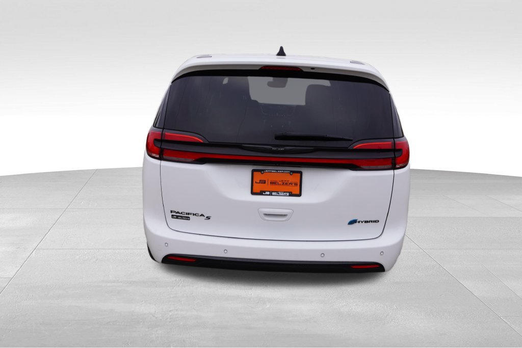 Used 2024 Chrysler Pacifica Limited FWD image 6