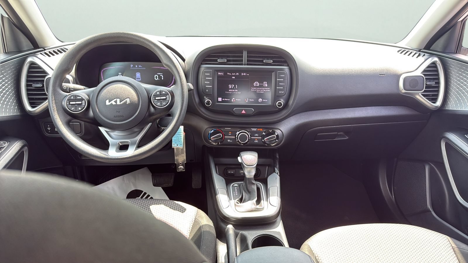 Used 2024 Kia Soul LX w/ Option Group 015 FWD image 21