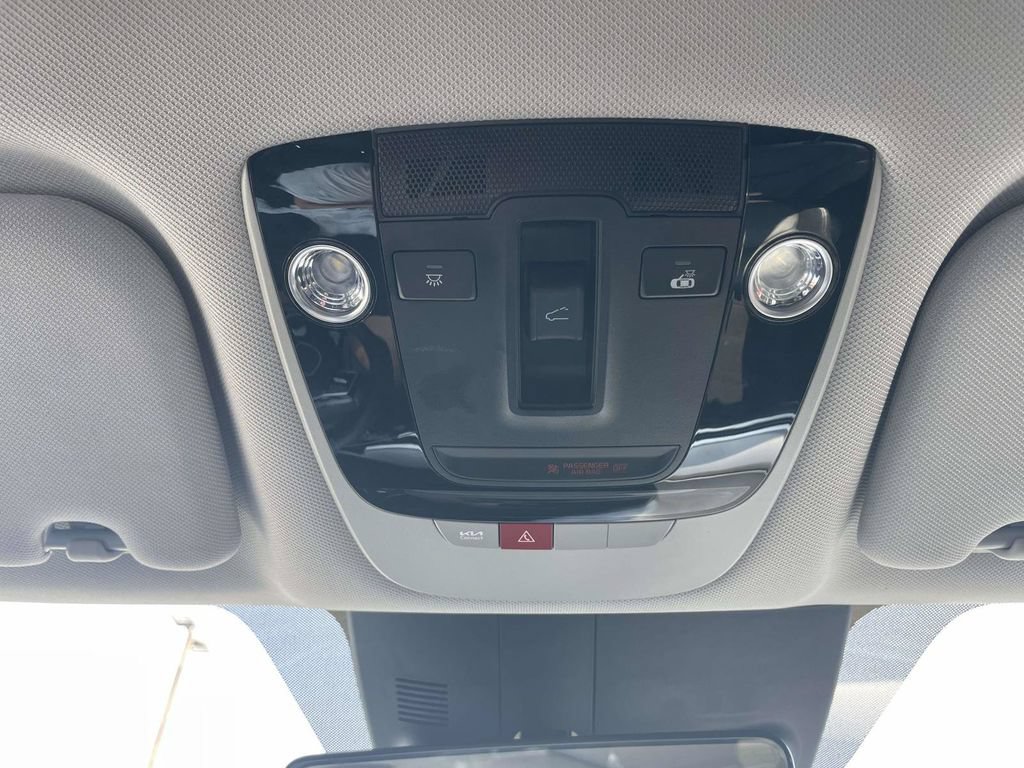 Used 2025 Kia Sorento S w/ Panoramic Sunroof Package FWD image 29