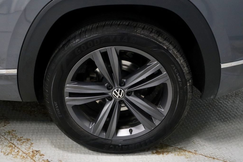 Used 2021 Volkswagen Atlas Cross Sport SE w/ Panoramic Sunroof Package image 19