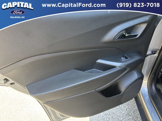Used 2025 Chevrolet Trax RS w/ Driver Confidence Package FWD image 17