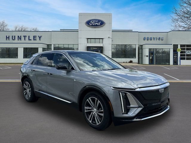 Used 2024 Cadillac Lyriq Luxury AWD/4WD image 4