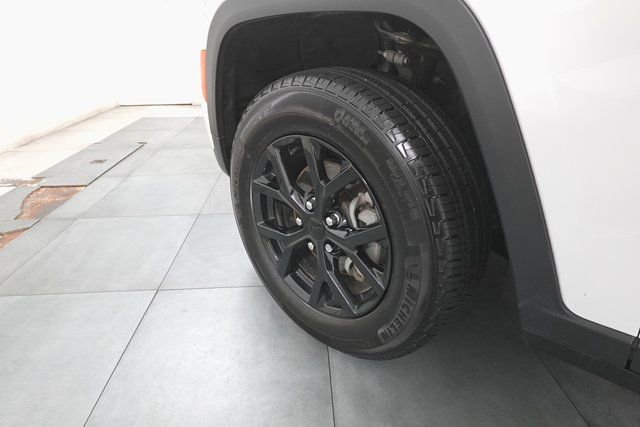 Used 2024 Jeep Grand Cherokee Altitude image 28