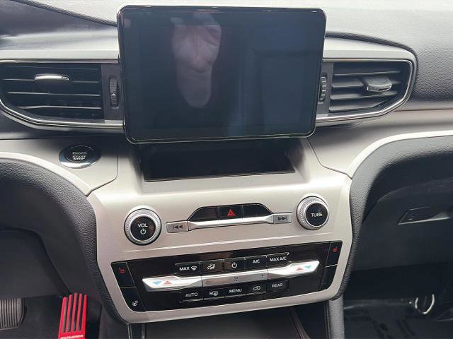 Certified 2021 Ford Explorer XLT w/ Equipment Group 202A image 18