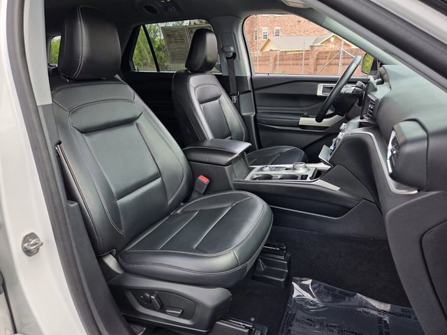 Certified 2022 Ford Explorer XLT w/ Equipment Group 202A AWD/4WD image 16
