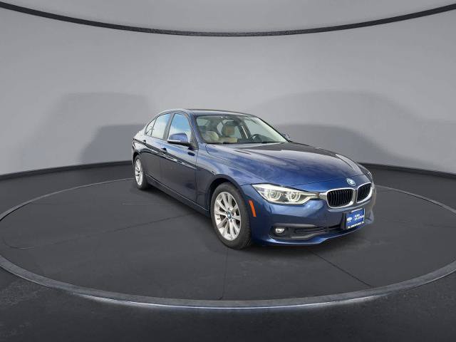 Used 2018 BMW 320i xDrive Sedan w/ Convenience Package AWD/4WD image 2