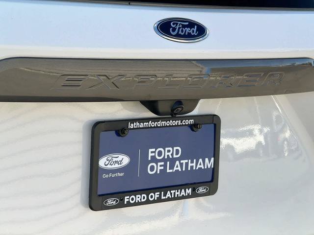 Certified 2022 Ford Explorer XLT w/ Equipment Group 202A AWD/4WD image 13