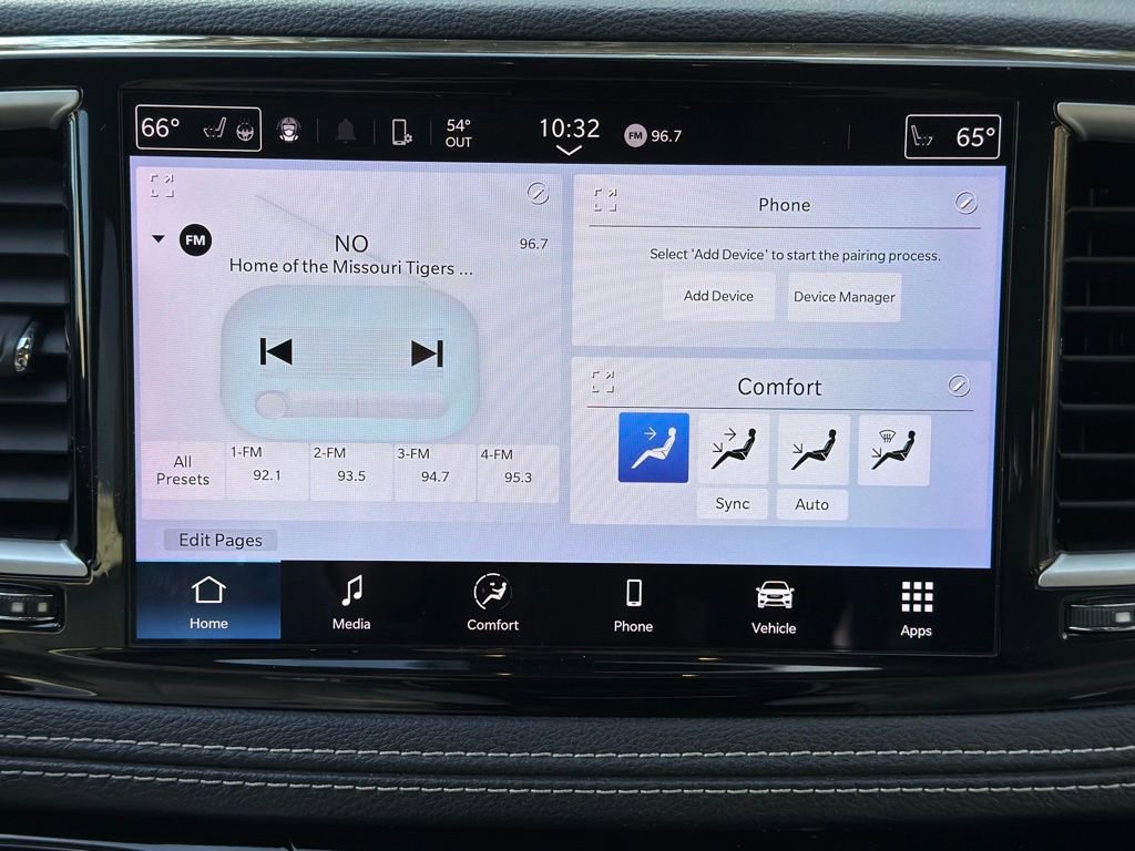 Used 2021 Chrysler Pacifica Touring-L image 15