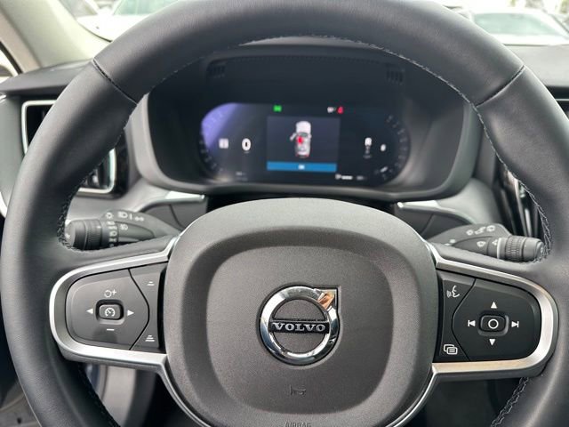 Used 2025 Volvo XC60 B5 Core AWD/4WD image 24