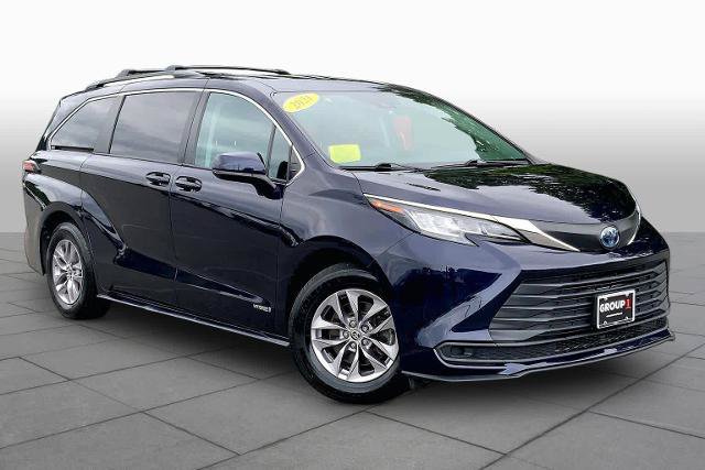 Used 2021 Toyota Sienna LE FWD image 3