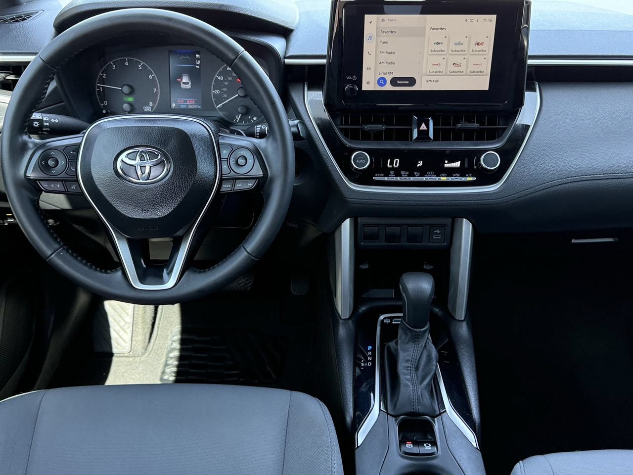 Used 2024 Toyota Corolla Cross AWD Hybrid image 11
