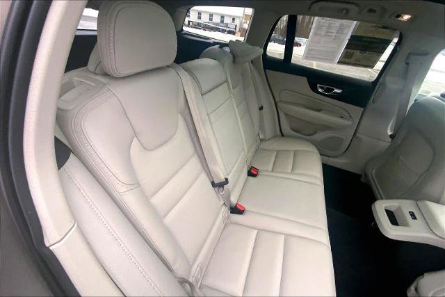 Used 2020 Volvo V60 T5 Cross Country w/ Protection Package Premier image 20