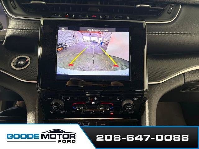 Used 2023 Jeep Grand Cherokee L Laredo AWD/4WD image 16