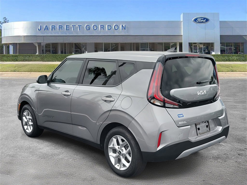 Used 2025 Kia Soul LX w/ LX Technology Package image 2