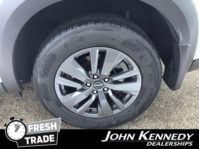 Used 2023 Nissan Pathfinder S image 38